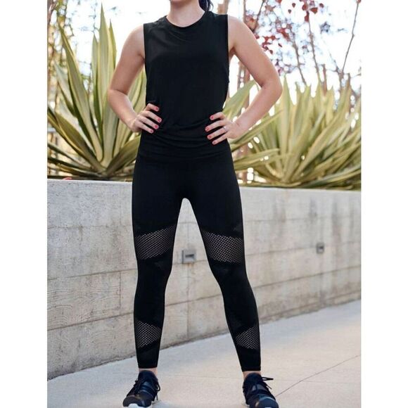 ‎Fabletics Seamless Compression Leggings - Picture 9 of 11